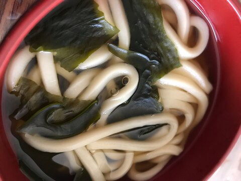 優しい味の柔らかわかめうどん